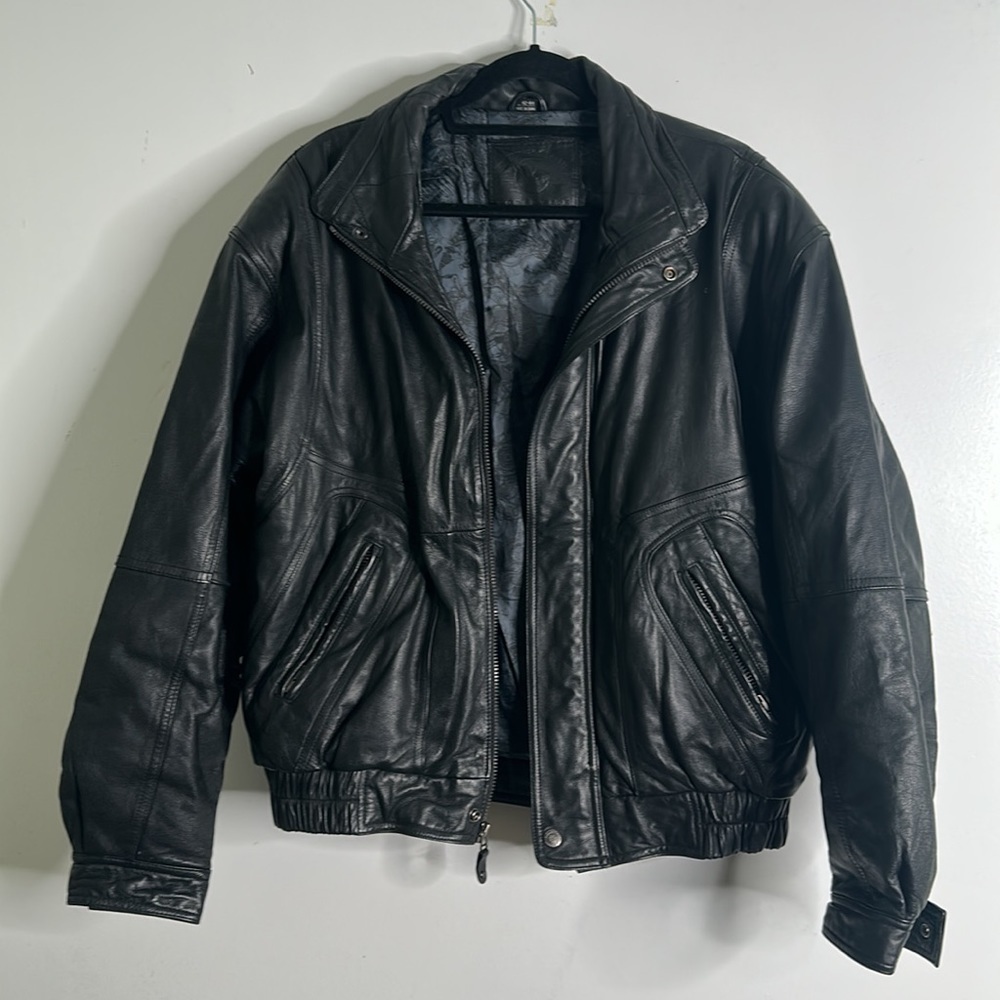 Expression black leather bommerjackets size Large 42x44 goth aviator